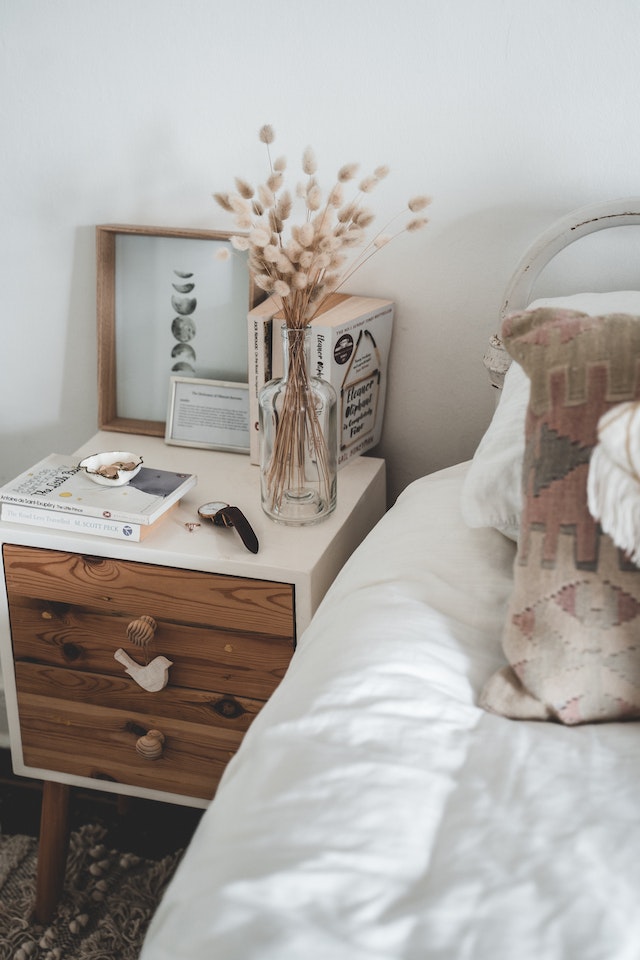 how to style bedside table